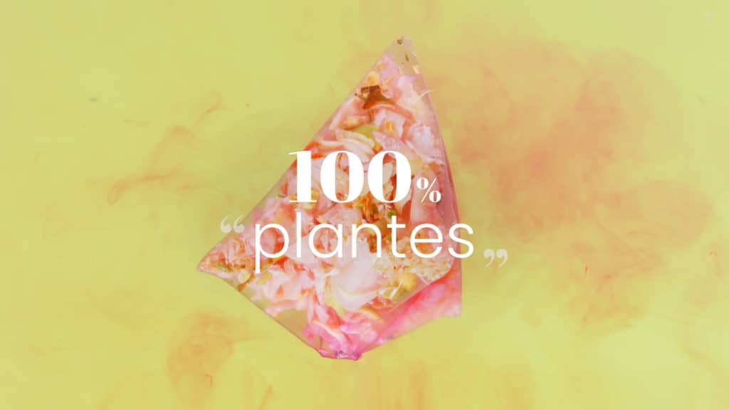 Infusette de pétales en transparence, mention « 100 % plantes », spot Les Jardins de Marion