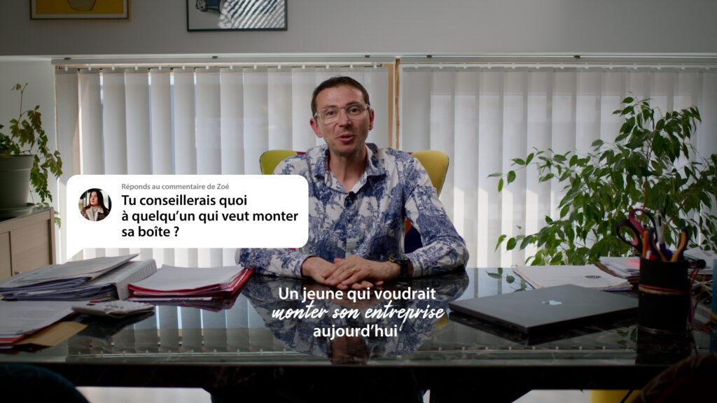 Sébastien Durand, carreleur et chef d'entreprise, dans son bureau