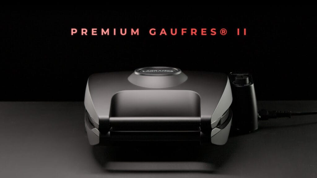 Gaufrier Premium Gaufres II de Lagrange sur fond noir, titre du film en lettres rouges